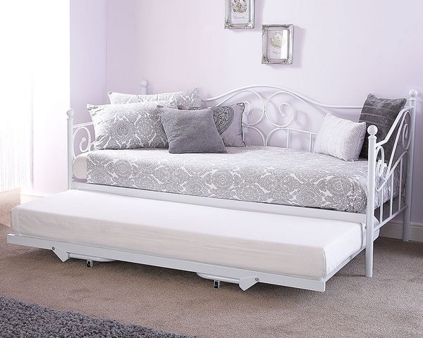 Madison White Day Bed And Trundle