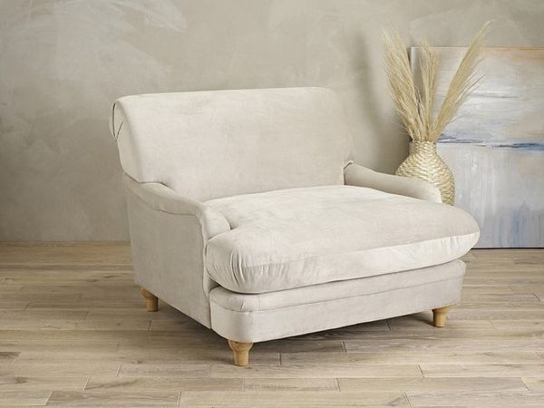 Luminosa Living Perry Soft Velvet Luxury Chair 
